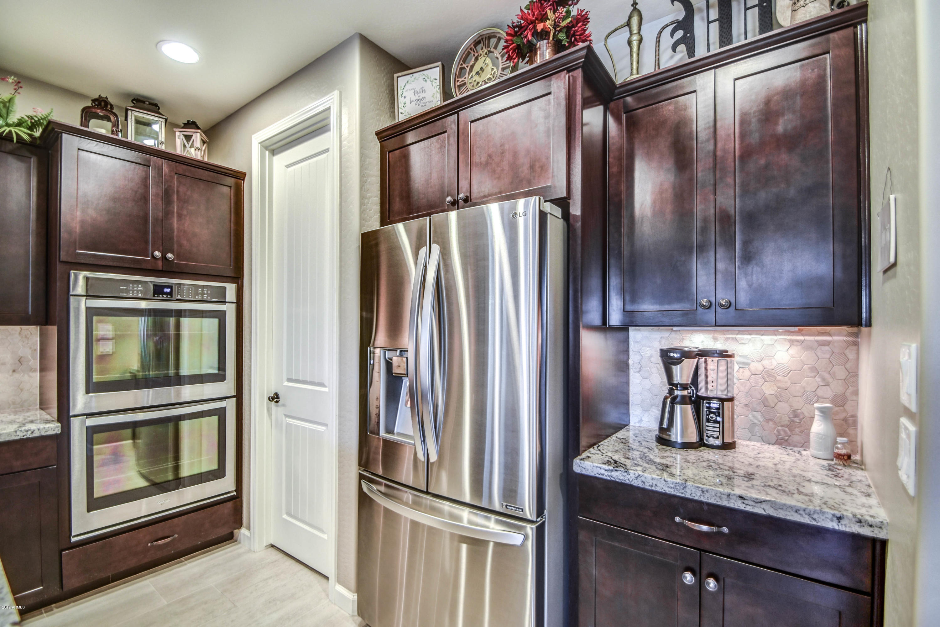 922 West Yellowstone Way Chandler, AZ 85248 - Photo 26 of 79 KITCHEN 6