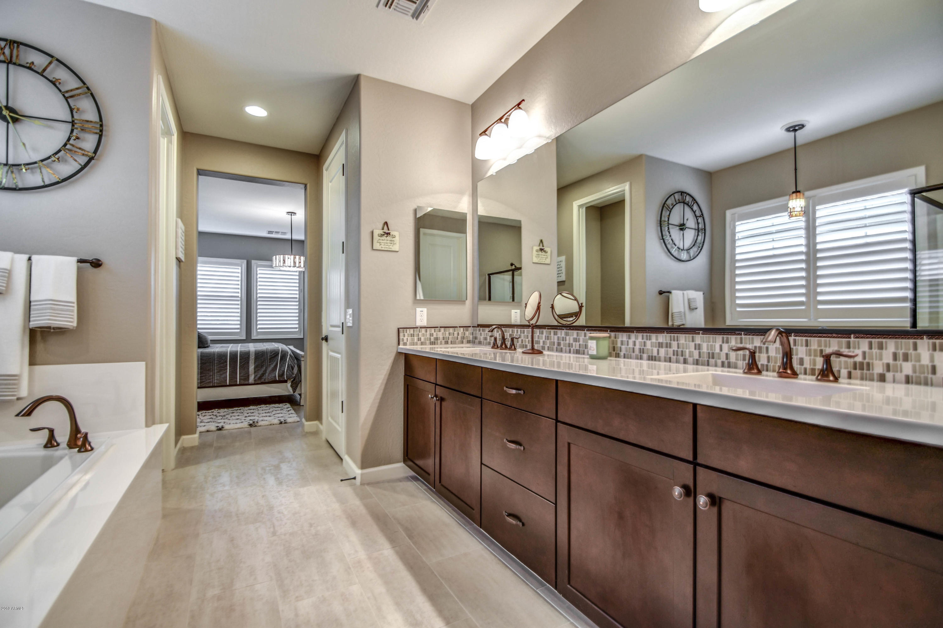 922 West Yellowstone Way Chandler, AZ 85248 - Photo 37 of 79 MASTER BATH 1