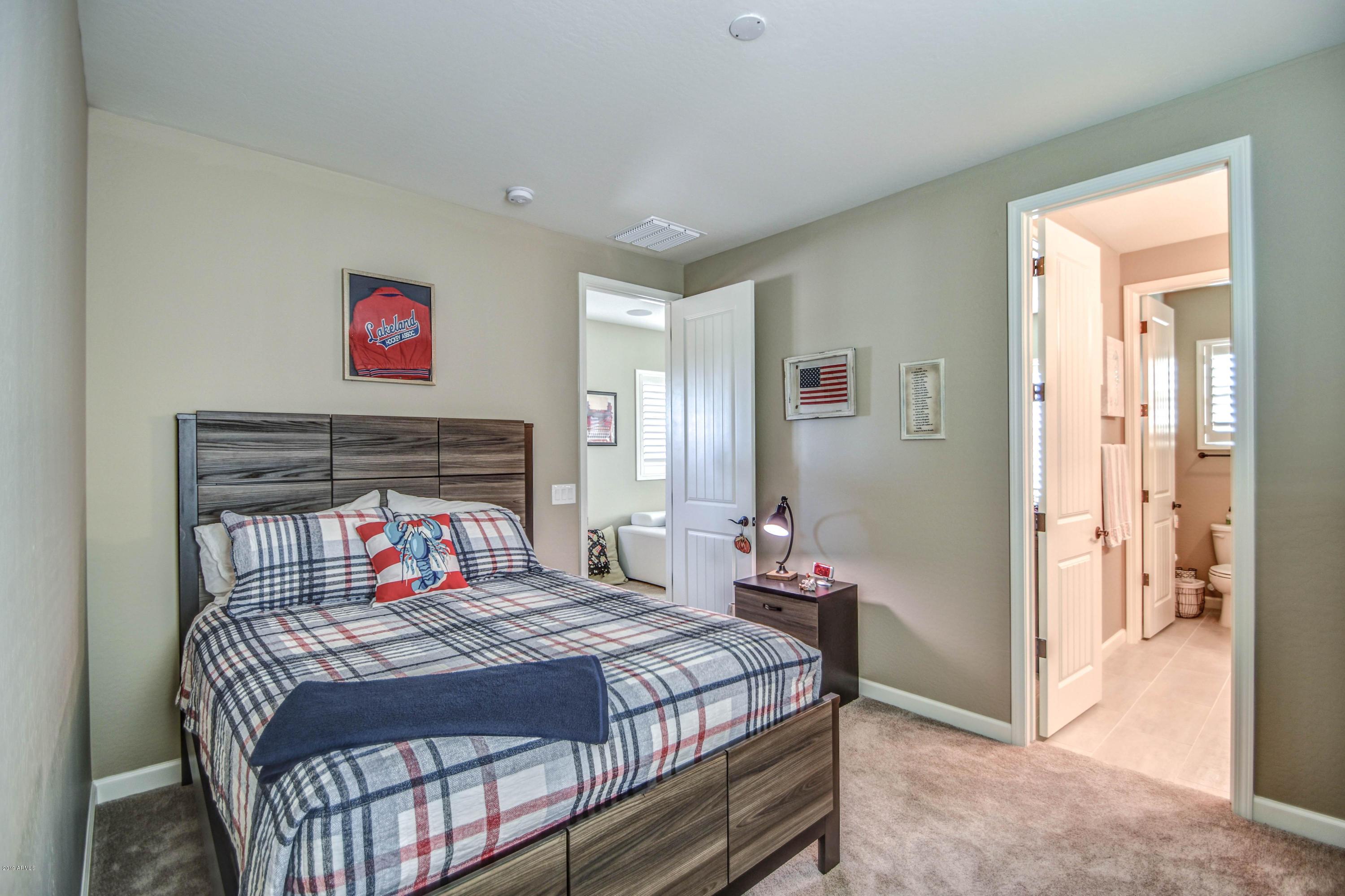 922 West Yellowstone Way Chandler, AZ 85248 - Photo 47 of 79 BED 2, 2