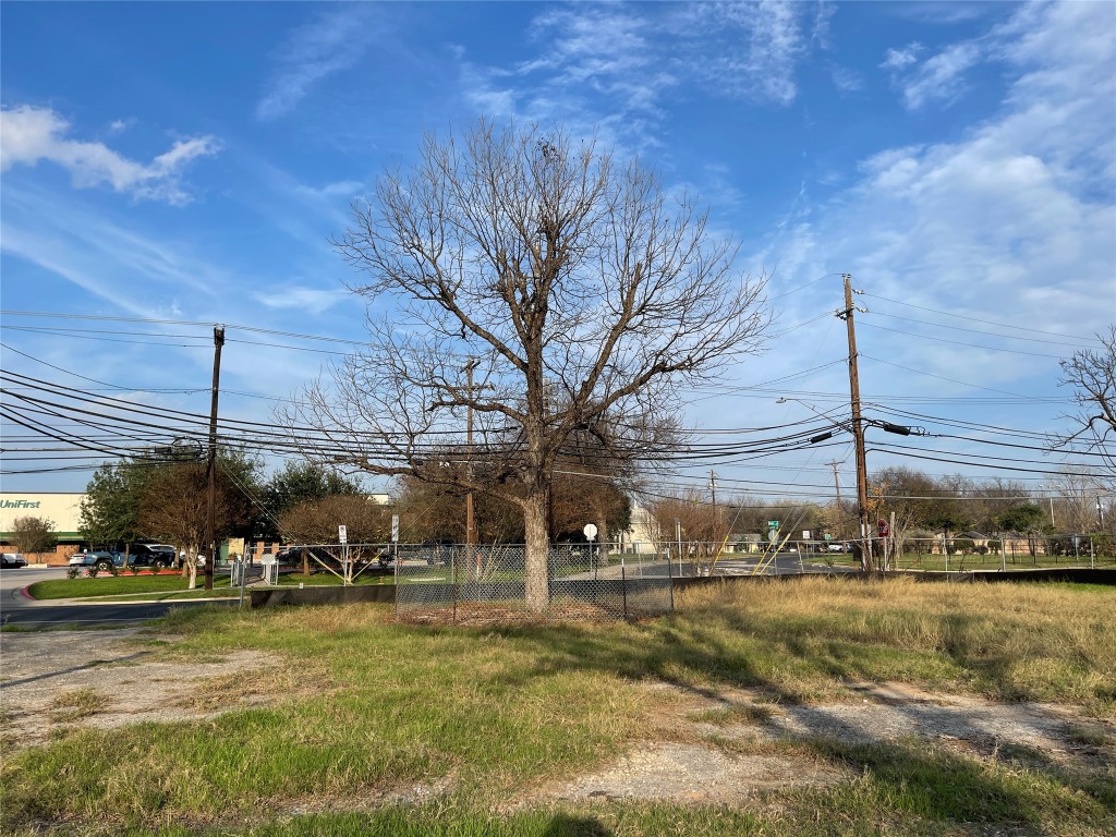 6011 Bolm Road Austin, TX 78721 - Photo 10 of 14 a view of a lake with houses