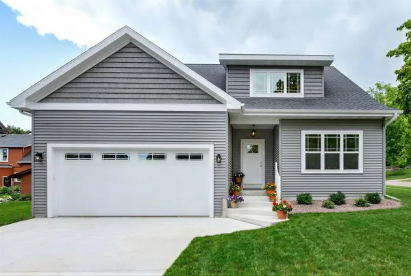 $595,000 | 433 Niagara Avenue, Sheboygan, WI 53081