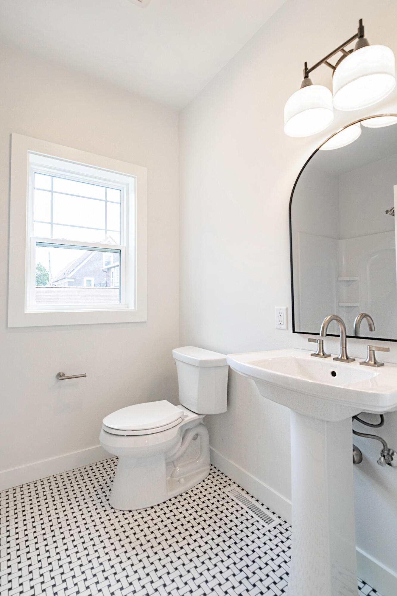 433 Niagara Avenue Sheboygan, WI 53081 - Photo 18 of 70 Main Level Full Bath