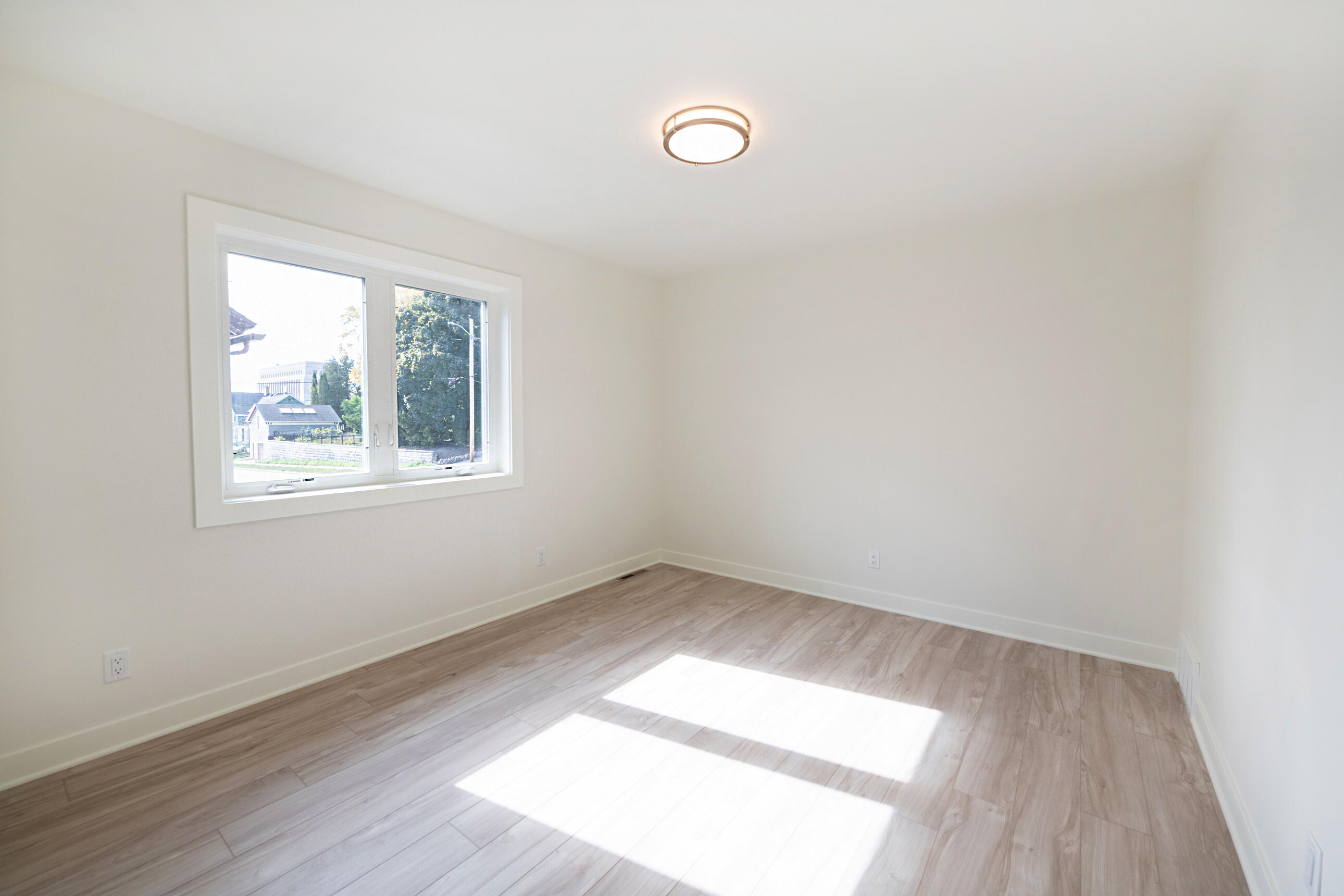 433 Niagara Avenue Sheboygan, WI 53081 - Photo 34 of 70 Bedroom #3
