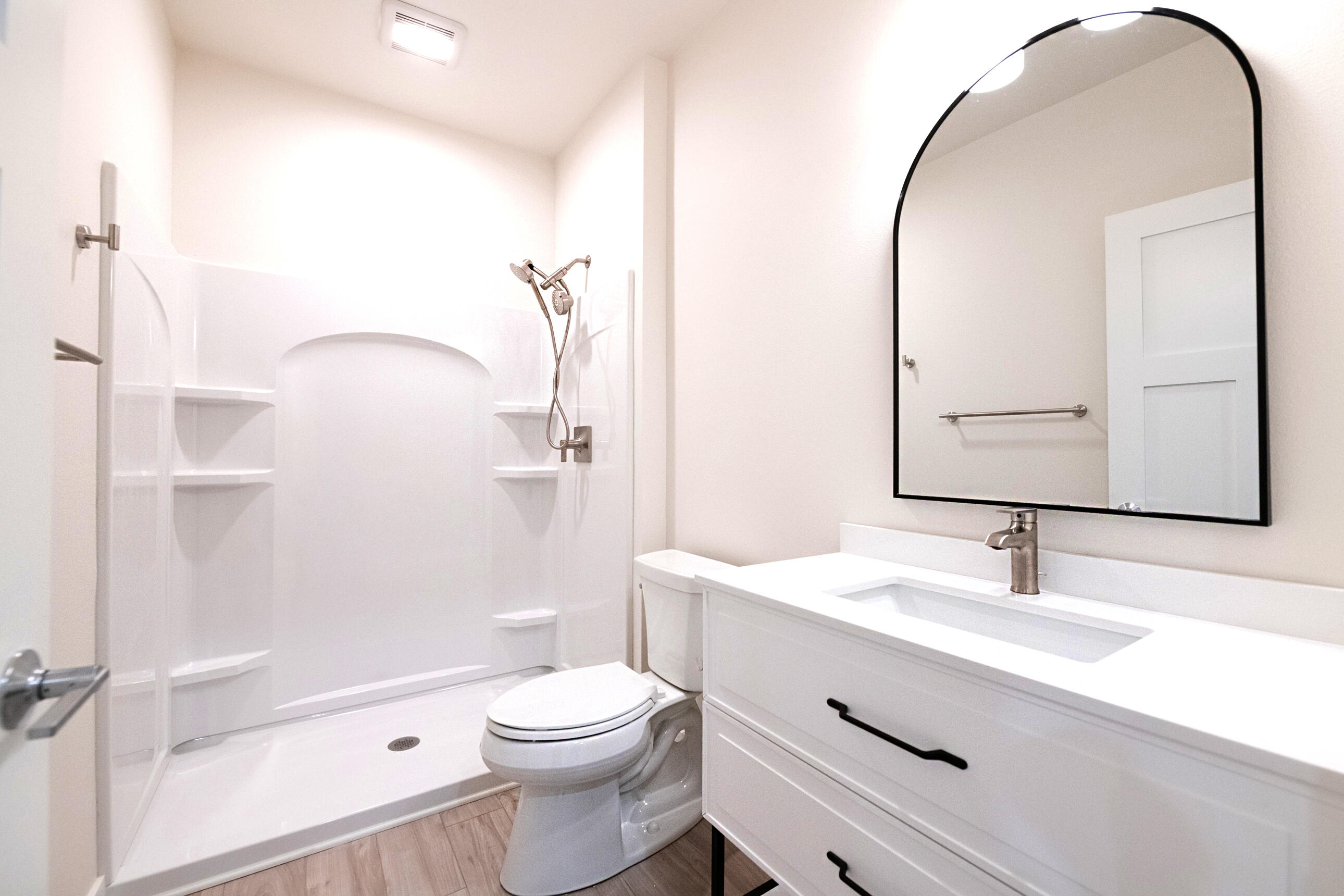 433 Niagara Avenue Sheboygan, WI 53081 - Photo 47 of 70 Terrace Level Full Bath