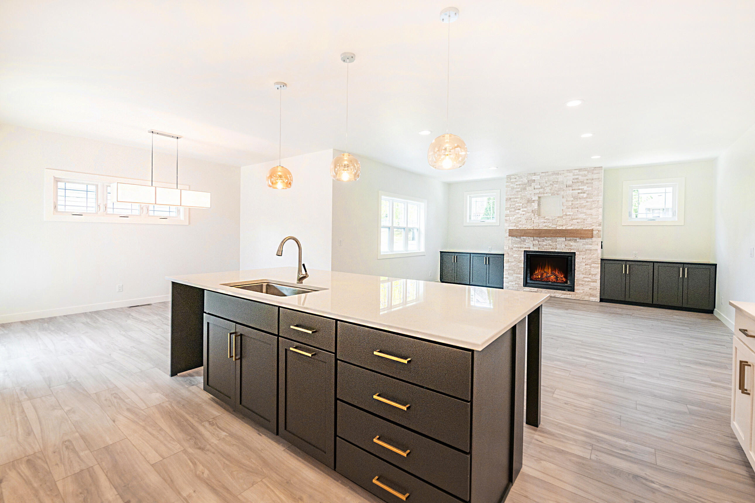 433 Niagara Avenue Sheboygan, WI 53081 - Photo 8 of 70 Kitchen-Dining-Living Room