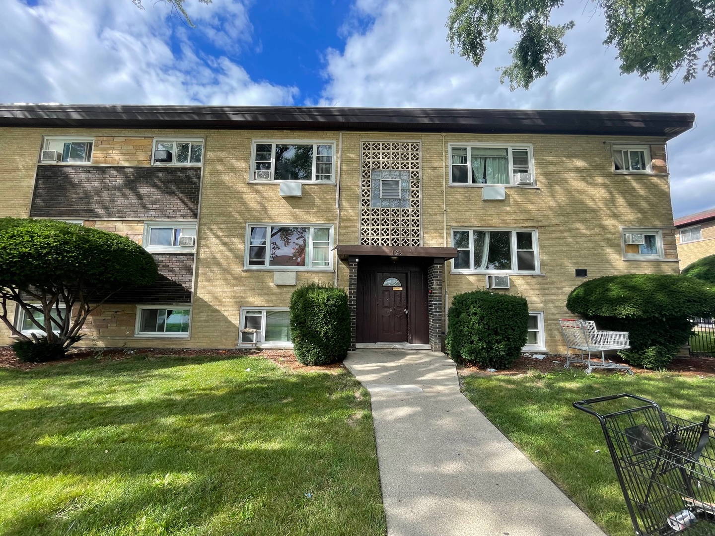126 Elizabeth Drive Addison, IL 60101 - Photo 1 of 5 Gallery Image 1