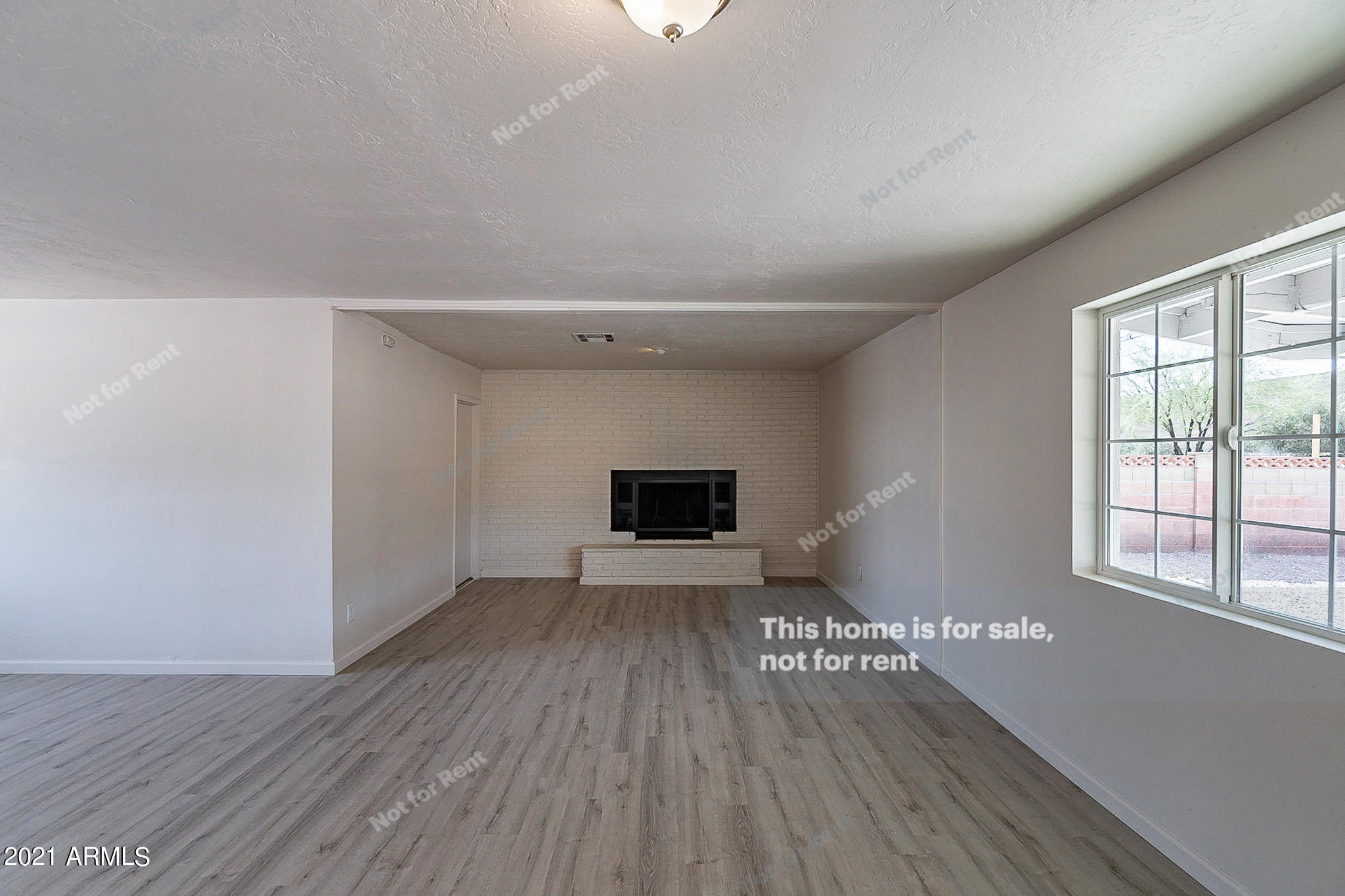 427 East Riviera Drive Tempe, AZ 85282 - Photo 4 of 30 photo_04