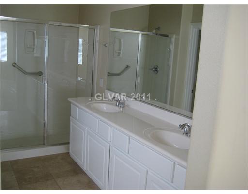 2255 Double Tree Avenue Henderson, NV 89052 - Photo 5 of 9 Master Bath/Spa.