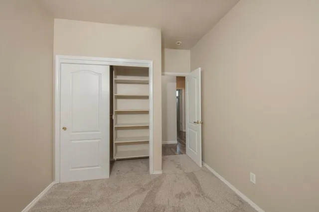 $409,900 | 685 West Edinburgh Lane, Clovis, CA 93619