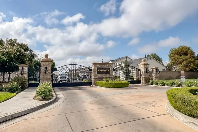 $409,900 | 685 West Edinburgh Lane, Clovis, CA 93619