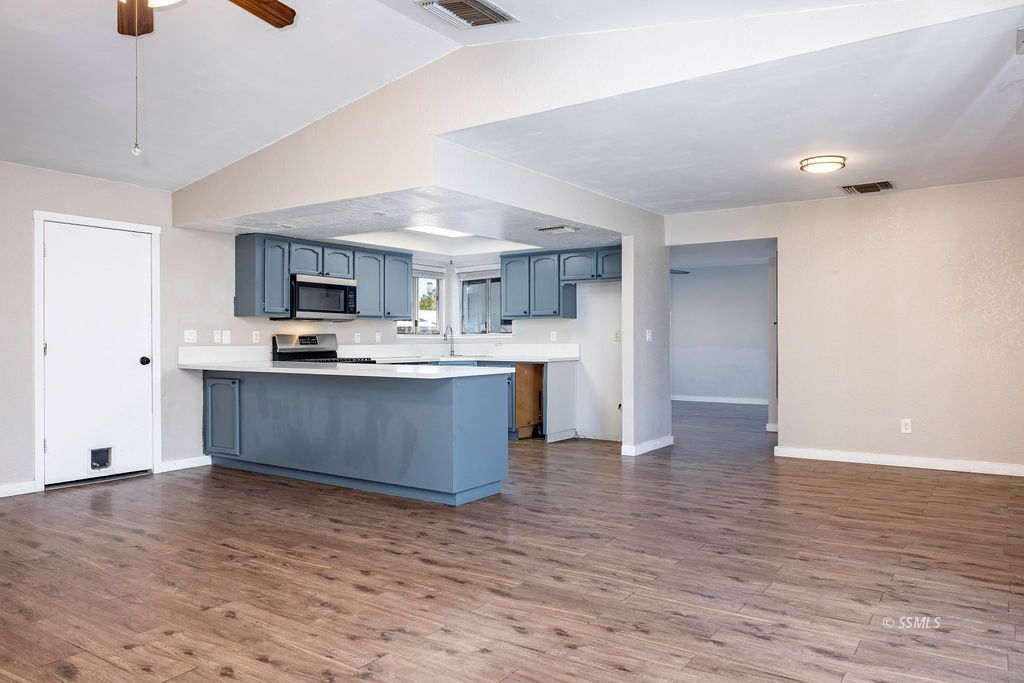 233 East Rader Avenue Ridgecrest, CA 93555 - Photo 14 of 36 Gallery Image 14
