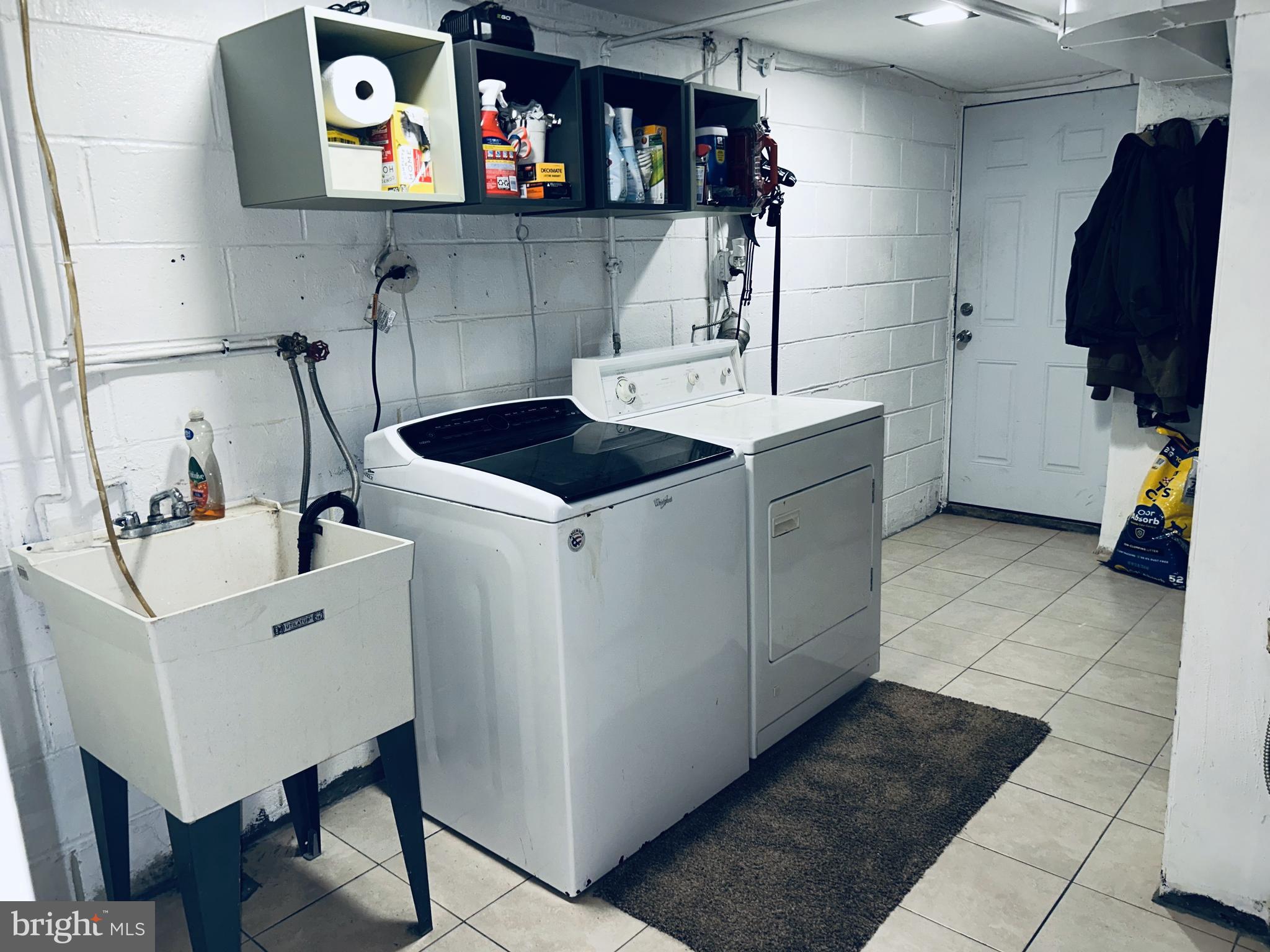 3642 Newberry Road Philadelphia, PA 19154 - Photo 25 of 29 Laundry room