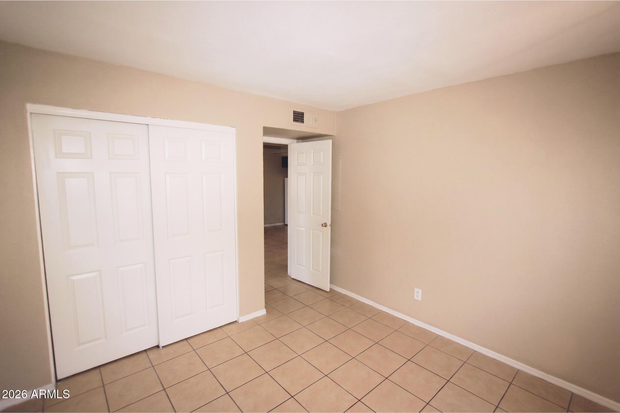 2747 East Chipman Road, Unit 2 Phoenix, AZ 85040 - Photo 7 of 7 5