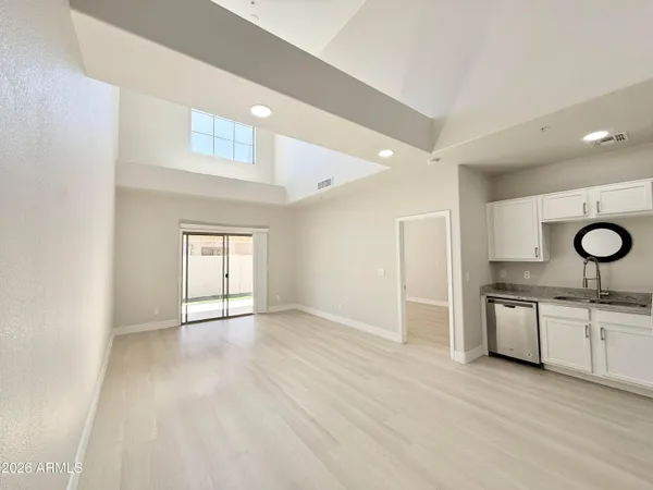 $2,395 | 15677 North 29th Street, Phoenix, AZ 85032