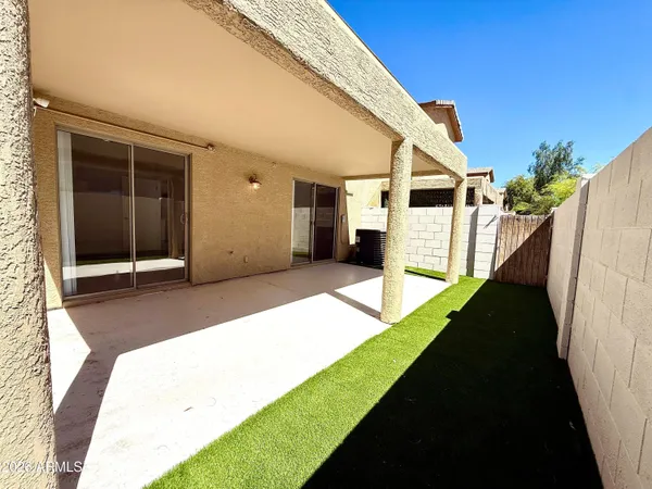 $2,395 | 15677 North 29th Street, Phoenix, AZ 85032