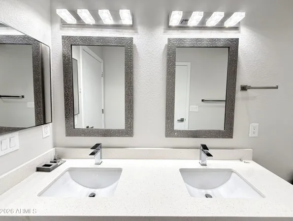 $2,395 | 15677 North 29th Street, Phoenix, AZ 85032