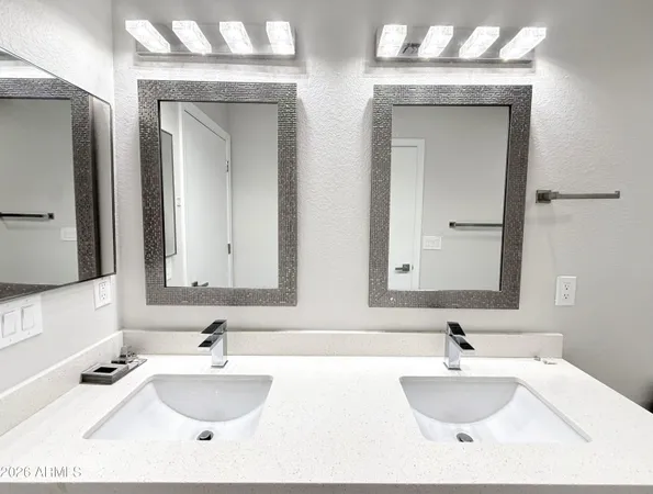 $2,450 | 15677 North 29th Street, Phoenix, AZ 85032