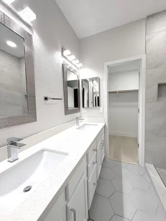 $2,395 | 15677 North 29th Street, Phoenix, AZ 85032