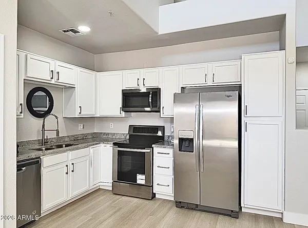 $2,575 | 15677 North 29th Street, Phoenix, AZ 85032