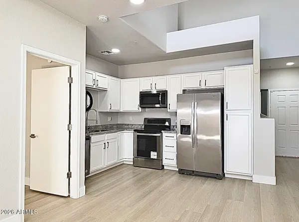 $2,575 | 15677 North 29th Street, Phoenix, AZ 85032