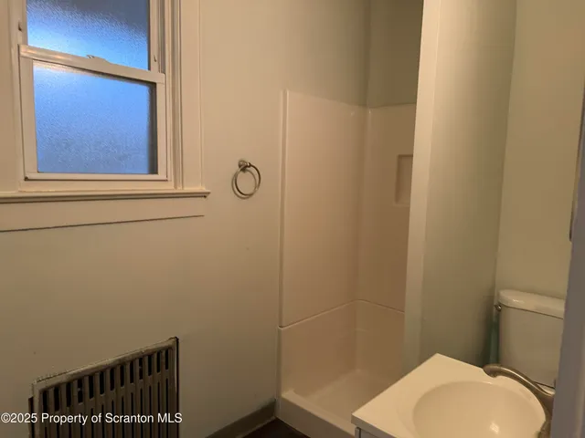 $1,800 | 1018 Madison Avenue, Scranton, PA 18510