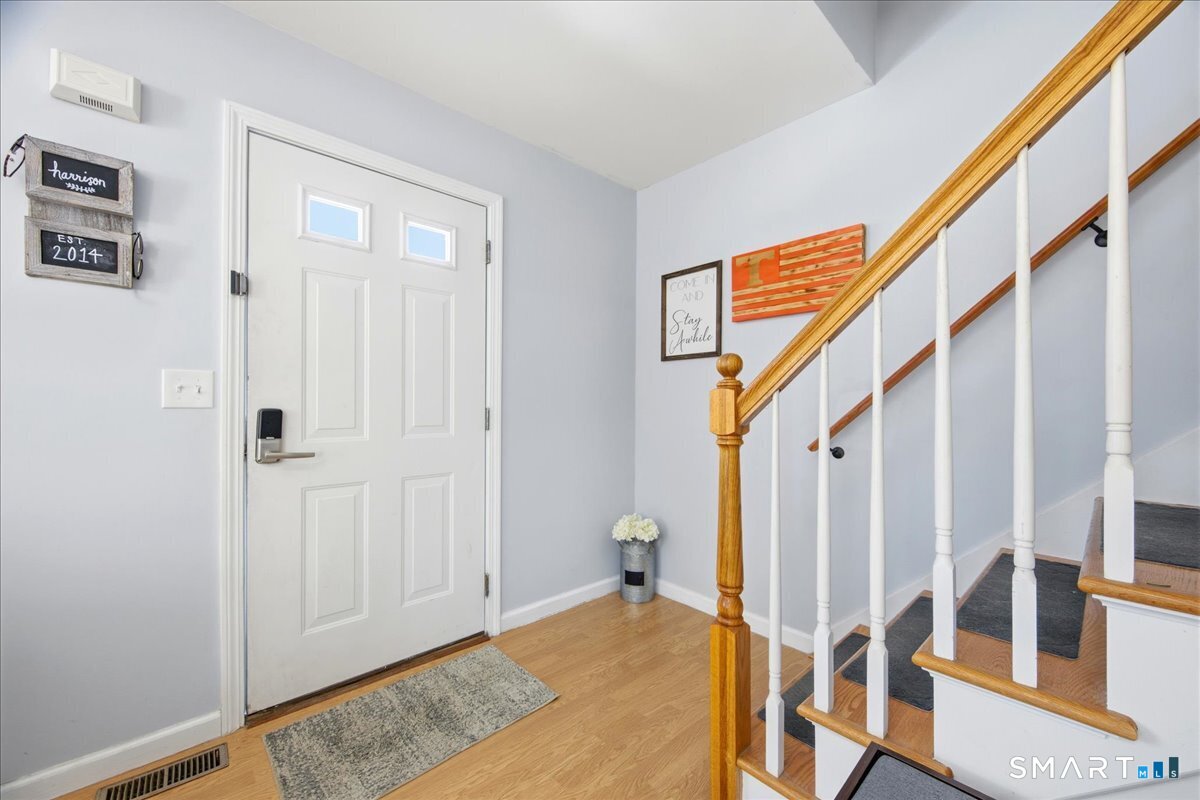 76 Alice St Extension Norwich, CT 06360 - Photo 3 of 37