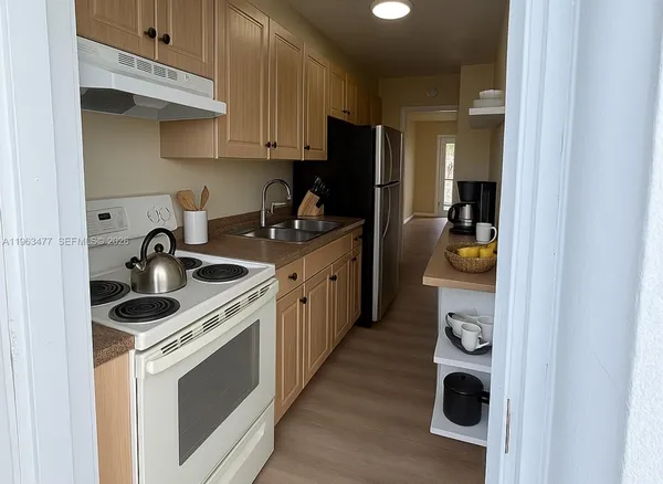 $1,500 | 1451 Northeast 170th Street, Unit 211A, North Miami Beach, FL 33162
