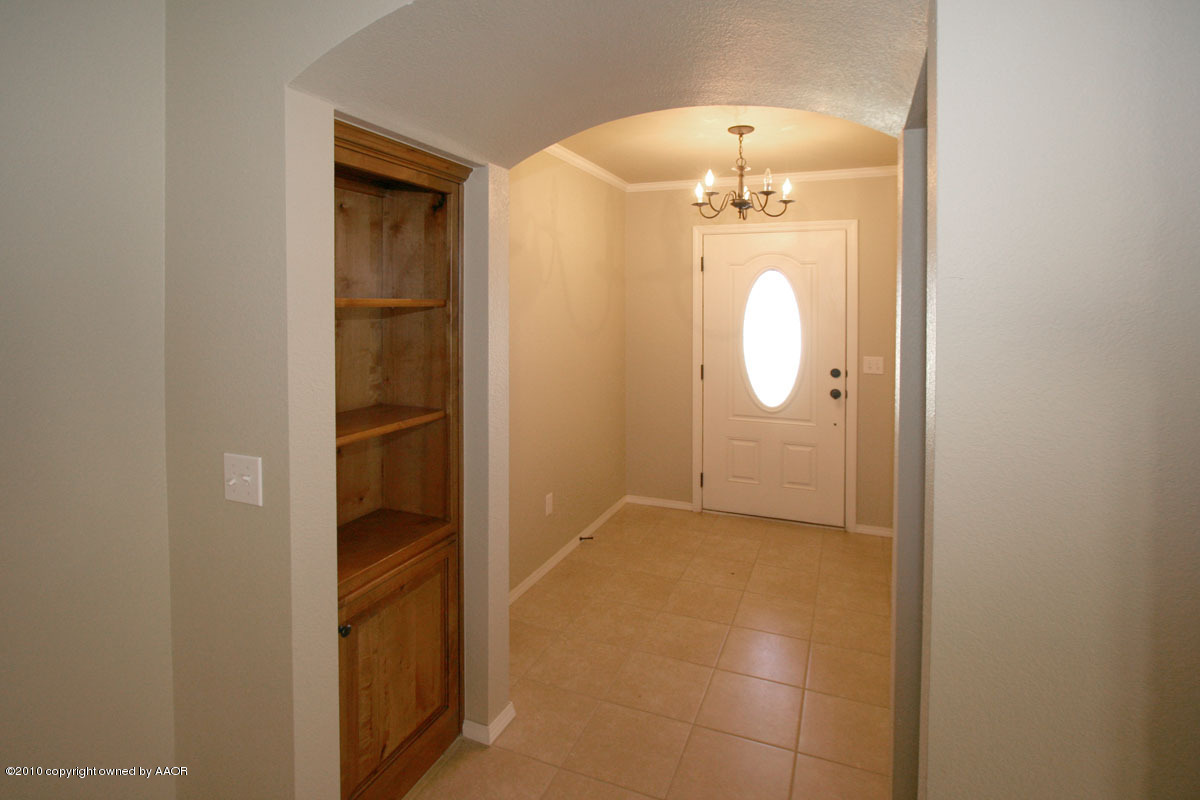 6911 Nick Street Amarillo, TX 79119 - Photo 14 of 26 entry way