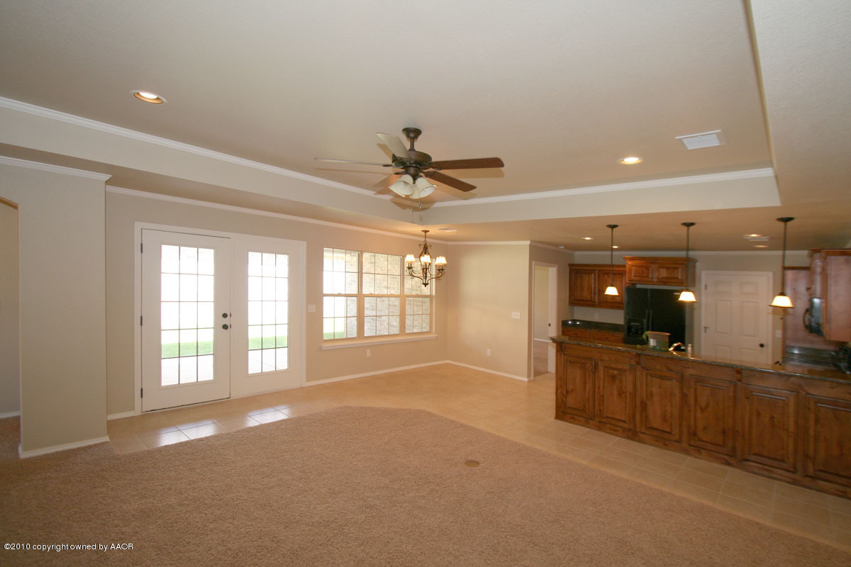 6911 Nick Street Amarillo, TX 79119 - Photo 19 of 26 living area