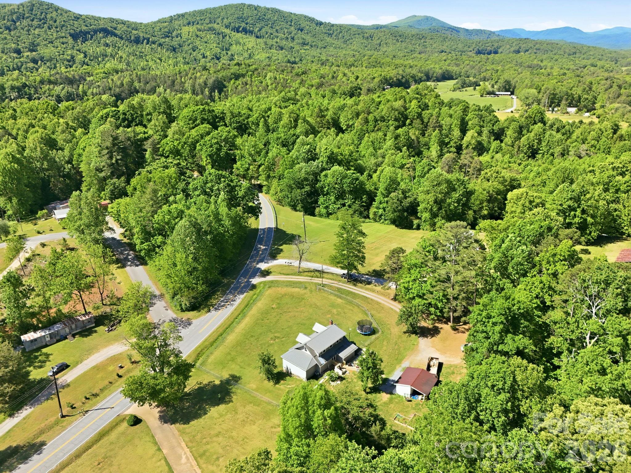 5054 Sugar Hill Road Marion, NC 28752 - Photo 8 of 42