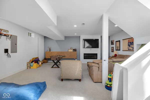$459,000 | 1645 Carrollton Avenue, Indianapolis, IN 46202