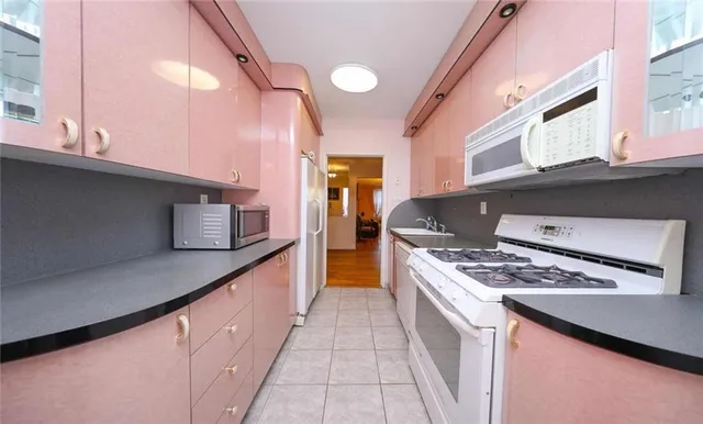 $385,000 | 702 Kathleen Place, Unit 6E | Sheepshead Bay