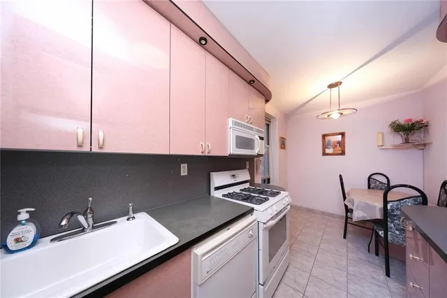 $385,000 | 702 Kathleen Place, Unit 6E | Sheepshead Bay