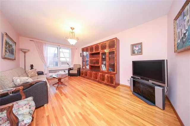 $385,000 | 702 Kathleen Place, Unit 6E | Sheepshead Bay