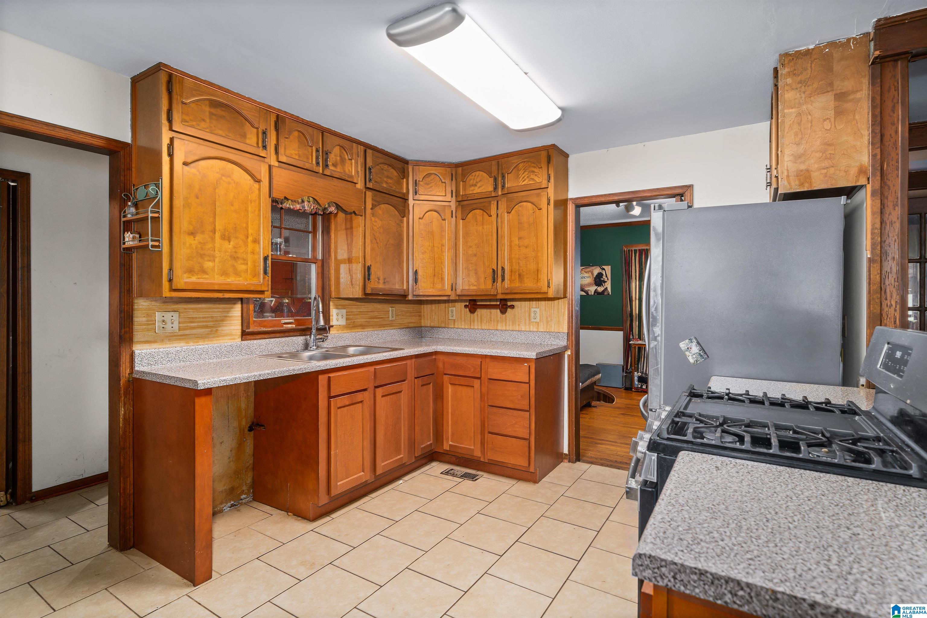 1946 Linden Street Leeds, AL 35094 - Photo 15 of 29