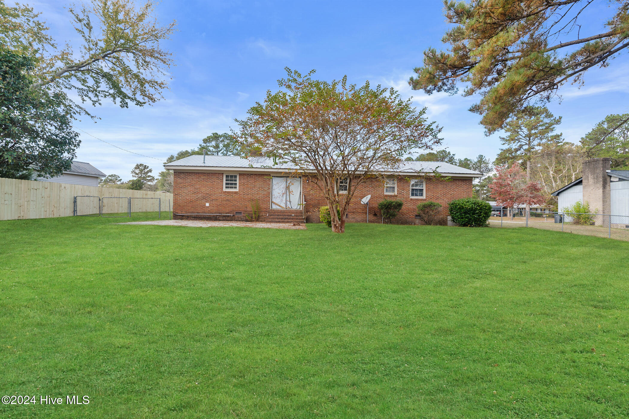 948 Montclair Avenue Rockingham, NC 28379 - Photo 6 of 25 DSC03302