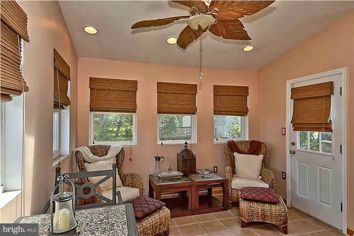 6213 Seabrook Road Lanham, MD 20706 - Photo 12 of 23 Family Room