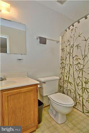 6213 Seabrook Road Lanham, MD 20706 - Photo 15 of 23 Bath