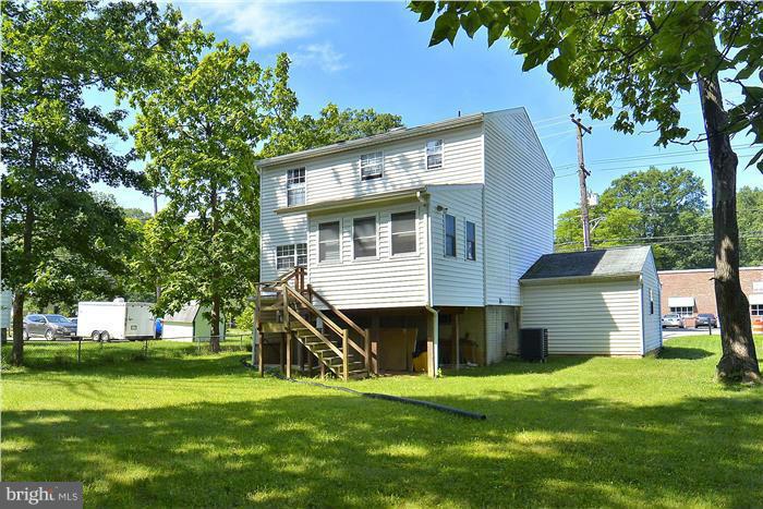 6213 Seabrook Road Lanham, MD 20706 - Photo 3 of 23 Exterior (General)