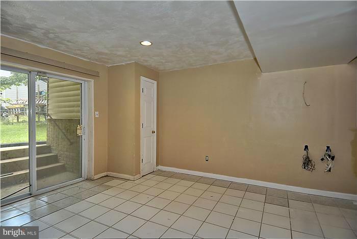 6213 Seabrook Road Lanham, MD 20706 - Photo 22 of 23 Interior (General)