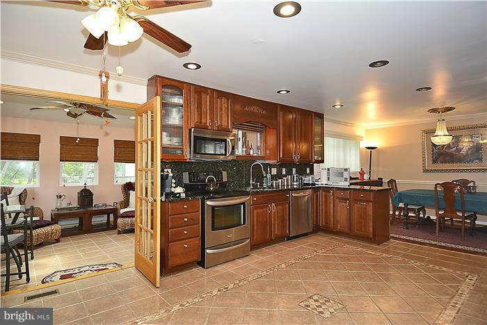 6213 Seabrook Road Lanham, MD 20706 - Photo 10 of 23 Kitchen