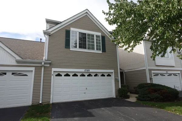 $2,895 | 1709 Spaulding Road, Bartlett, IL 60103