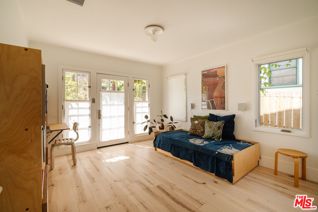 1097 West Kensington Road Los Angeles, CA 90026 - Photo 16 of 49