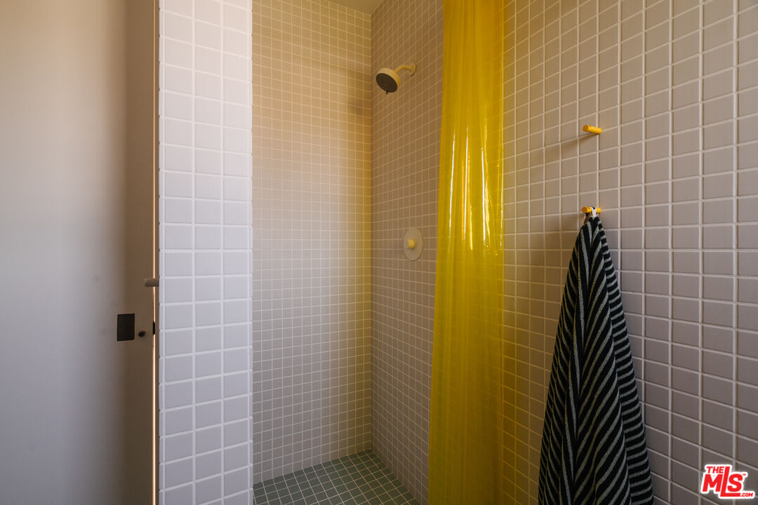 1097 West Kensington Road Los Angeles, CA 90026 - Photo 19 of 49