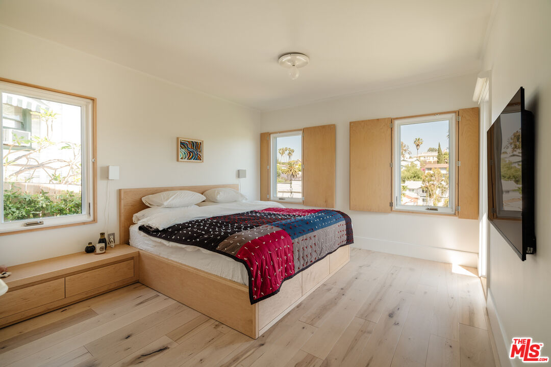 1097 West Kensington Road Los Angeles, CA 90026 - Photo 20 of 49