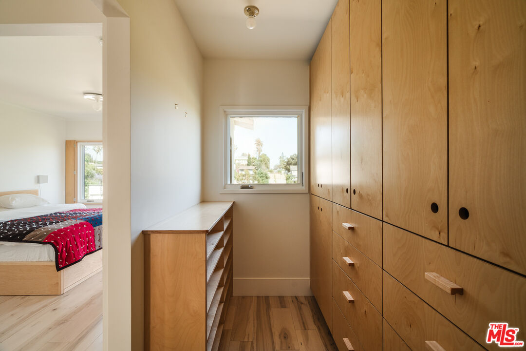 1097 West Kensington Road Los Angeles, CA 90026 - Photo 22 of 49