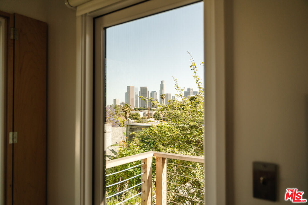 1097 West Kensington Road Los Angeles, CA 90026 - Photo 23 of 49