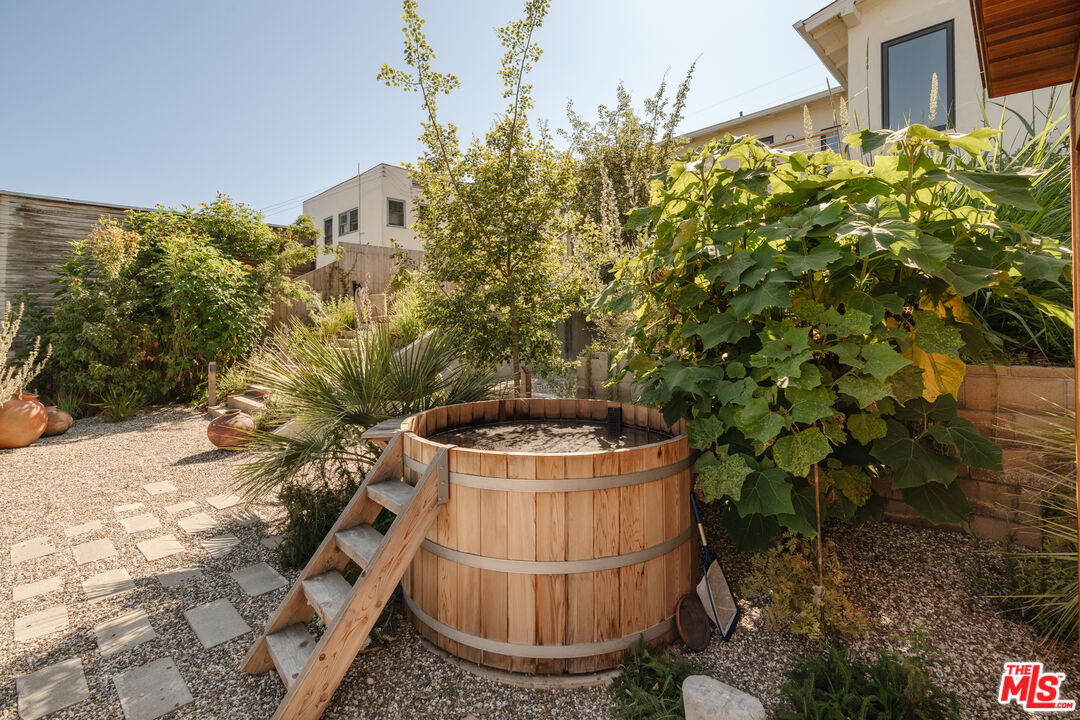 1097 West Kensington Road Los Angeles, CA 90026 - Photo 35 of 49