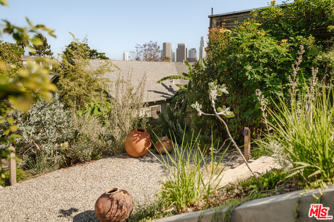 1097 West Kensington Road Los Angeles, CA 90026 - Photo 37 of 49