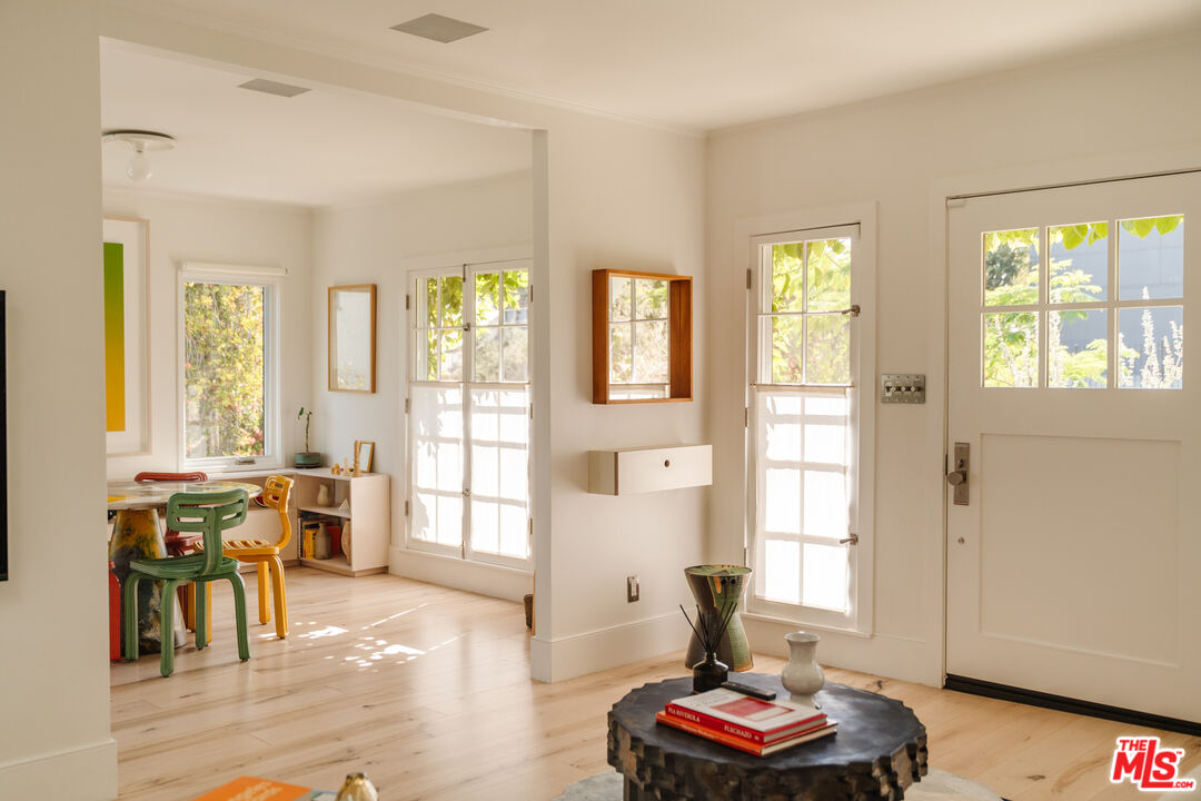 1097 West Kensington Road Los Angeles, CA 90026 - Photo 4 of 49